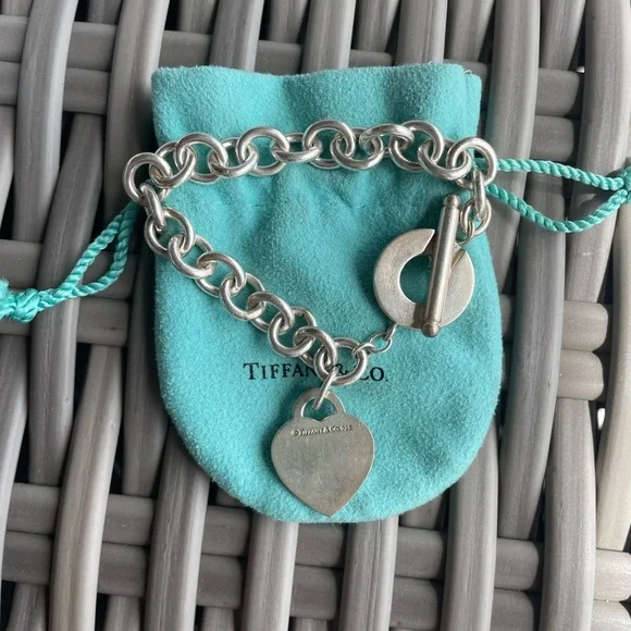 Tiffany & Co Heart Tag Toggle Bracelet - Picture 2 of 4